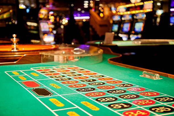 American Roulette wheel and betting table on megatogel platform